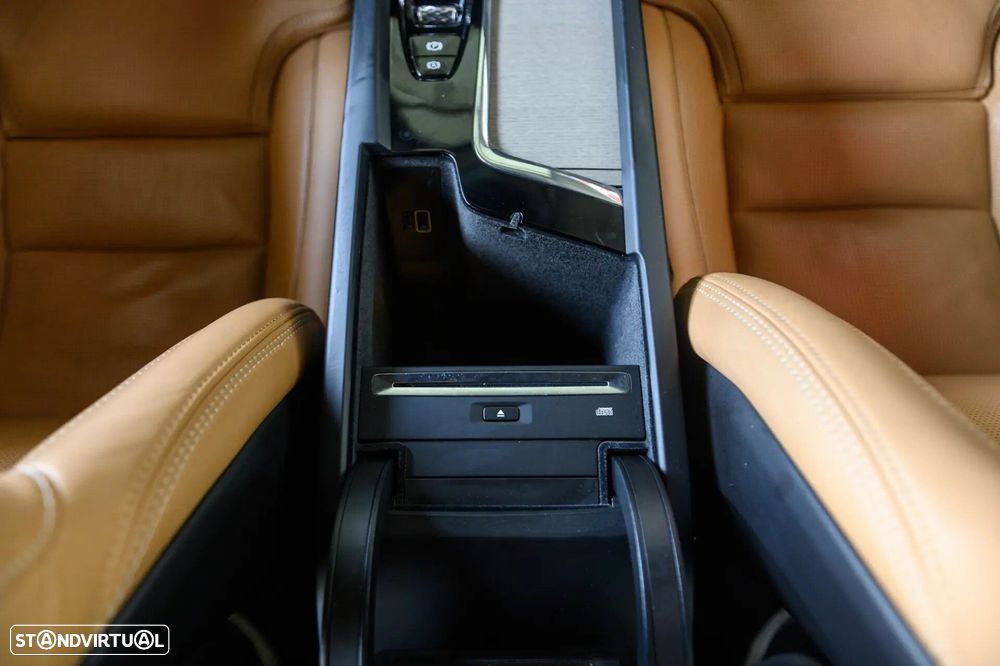 Volvo XC 60 2.0 D4 Inscription AWD Geartronic - 55