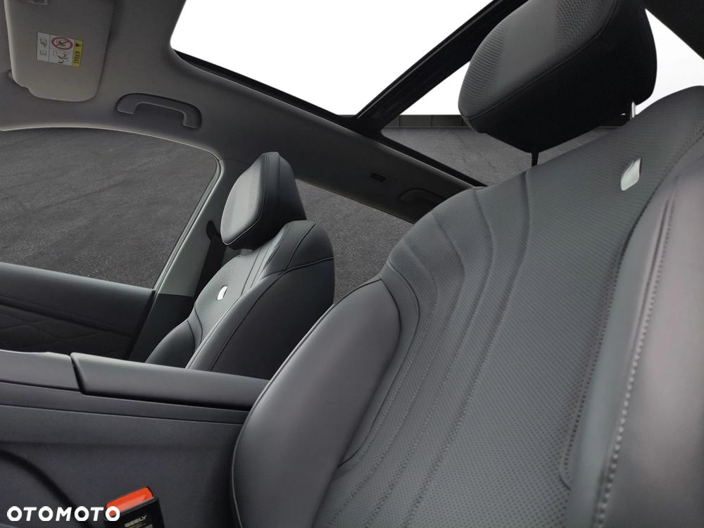 Geely Starray EM-i 1.5 PHEV Max - 33