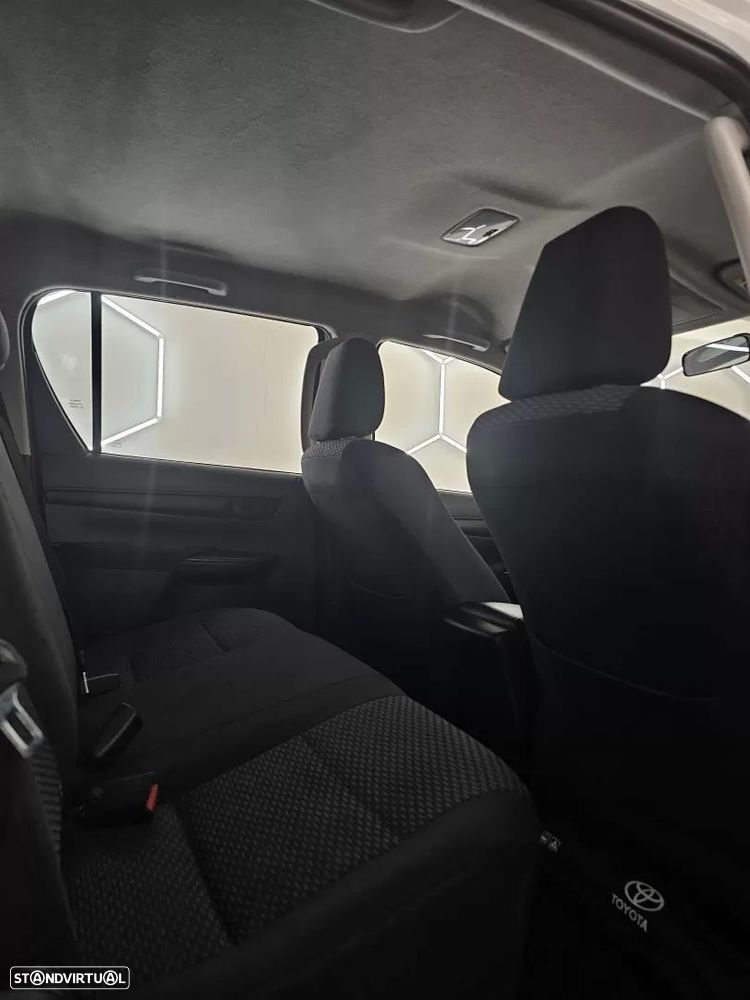 Toyota Hilux 2.4 D-4D 4WD CD CM - 52