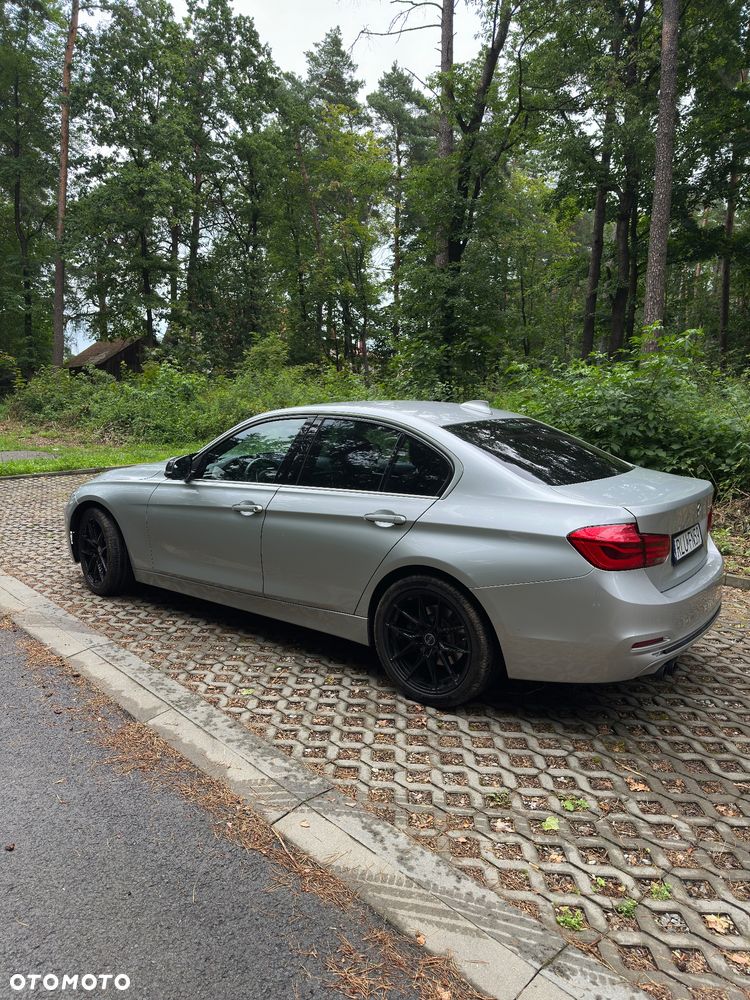 BMW Seria 3 330i Sport Line - 5