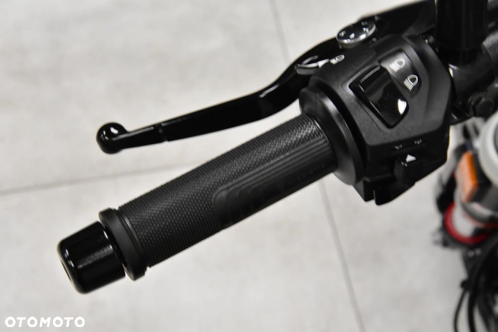 Husqvarna Svartpilen - 23