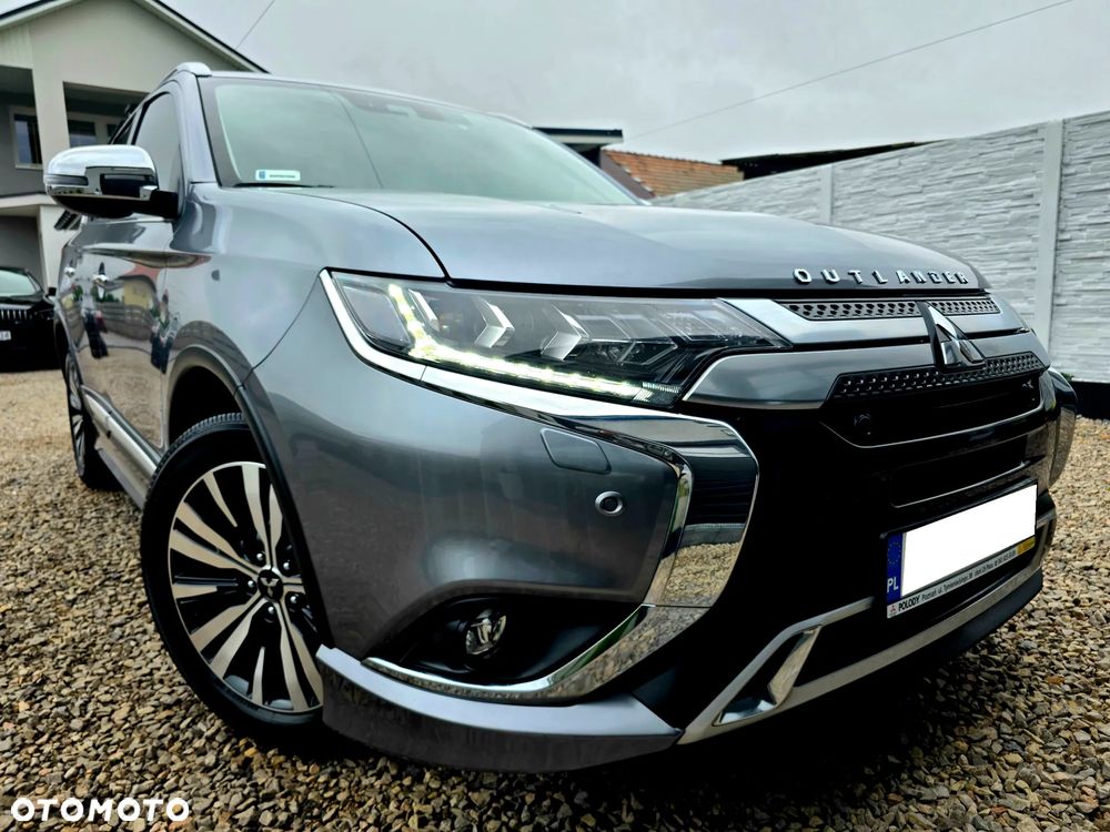 Mitsubishi Outlander 2.0 Instyle + 4WD CVT - 12