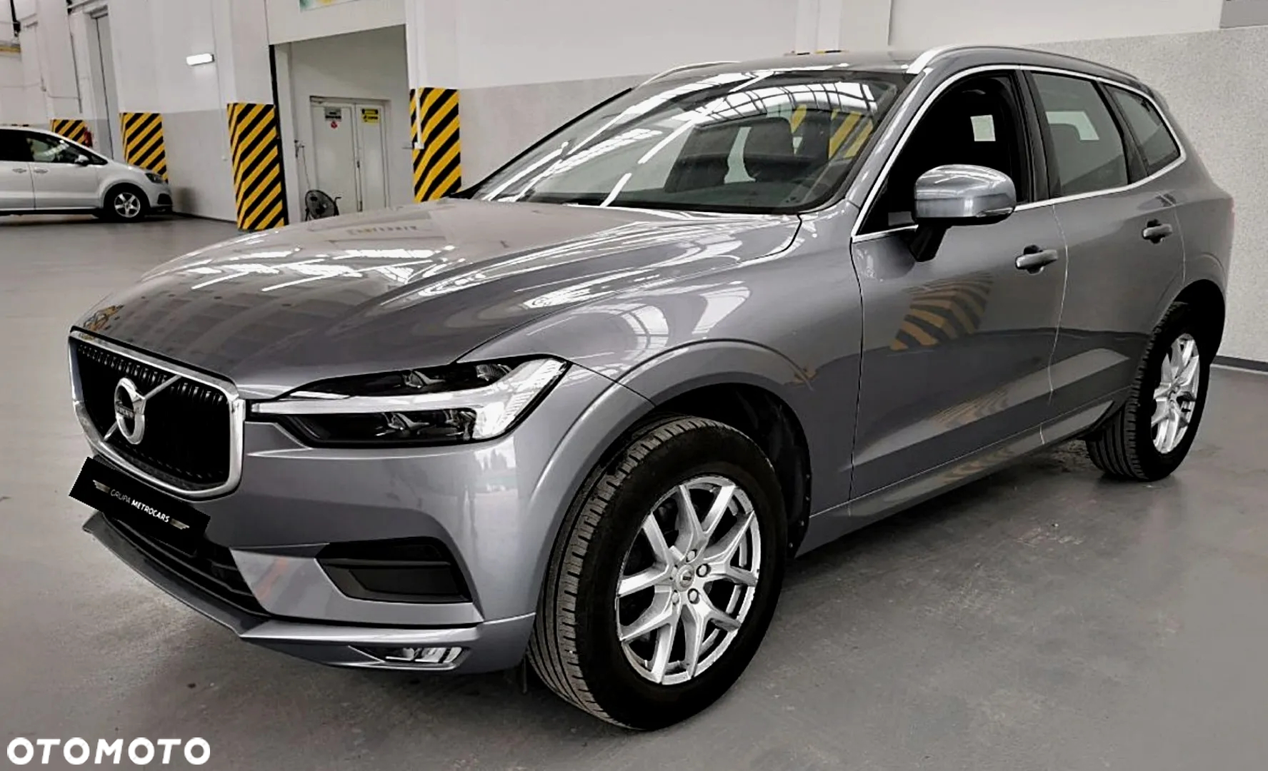 Volvo XC 60 B4 D AWD Geartronic Momentum Pro - 3