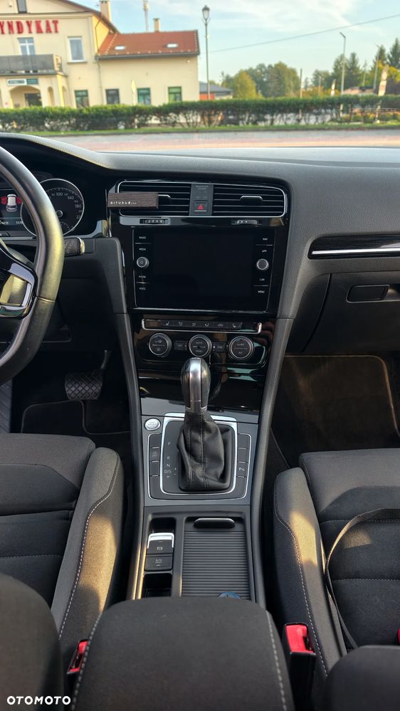 Volkswagen Golf - 18