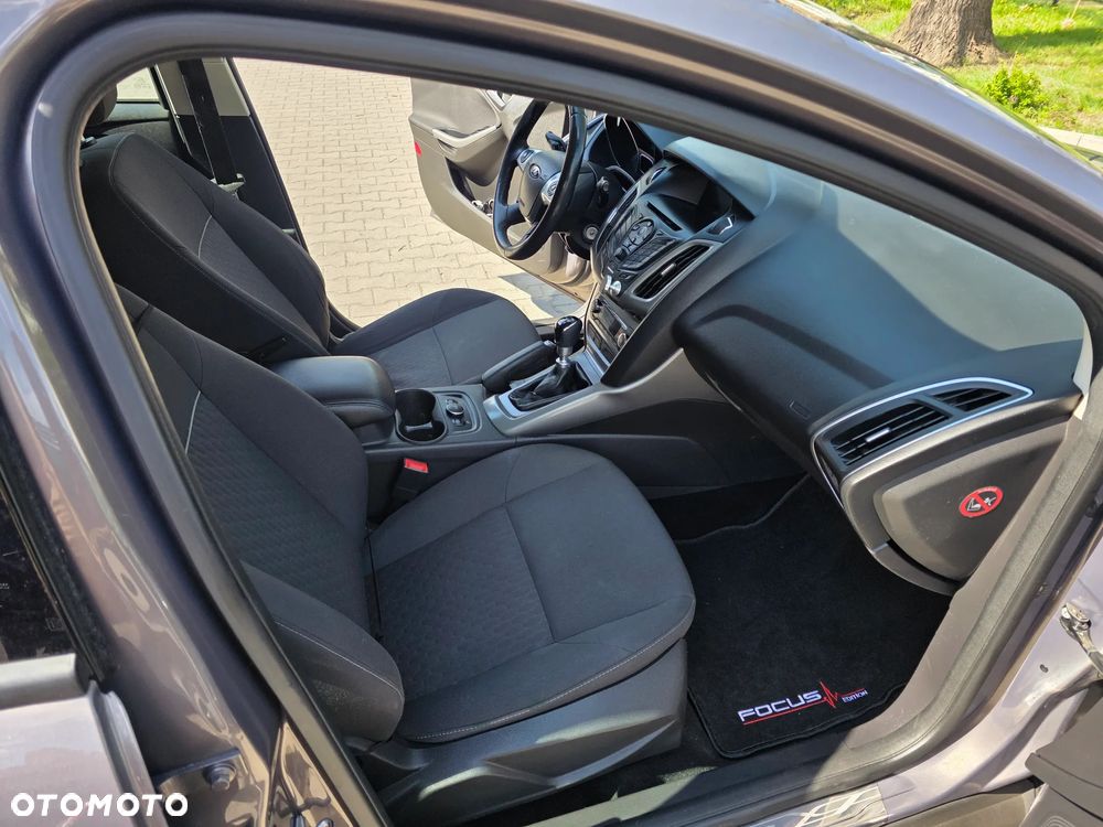 Ford Focus 2.0 TDCi DPF Titanium - 10