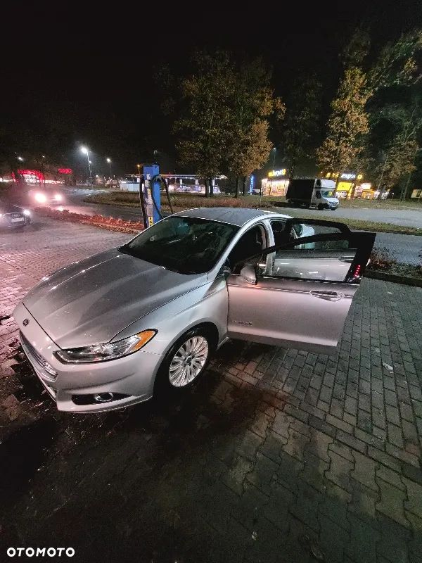 Ford Fusion - 16