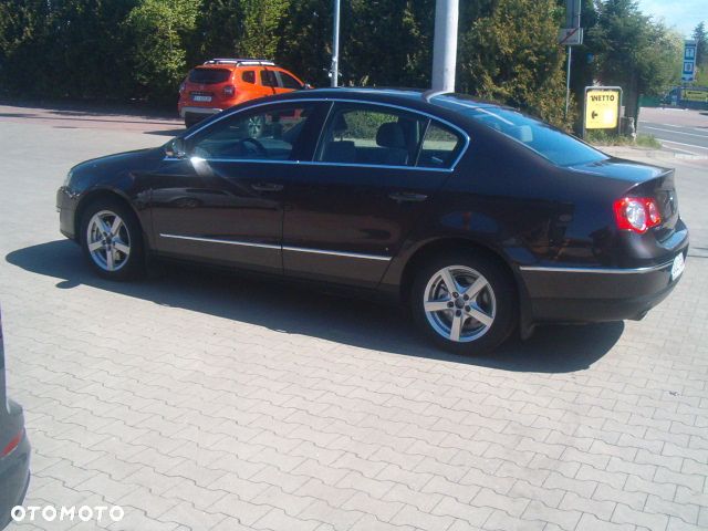Volkswagen Passat - 12