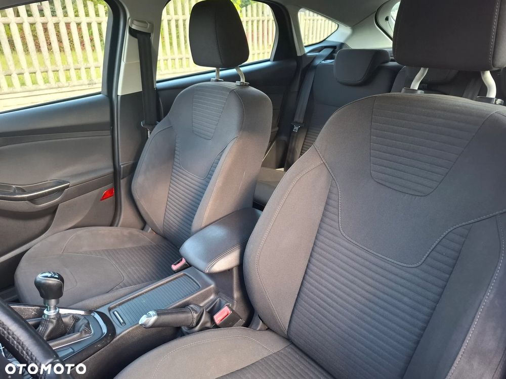 Ford Focus 1.5 EcoBlue Start-Stopp-System TITANIUM - 25
