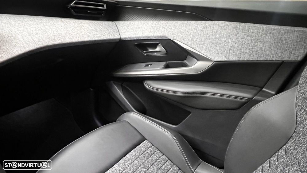 Peugeot 5008 Hybrid 145 e-DSC6 Allure - 36