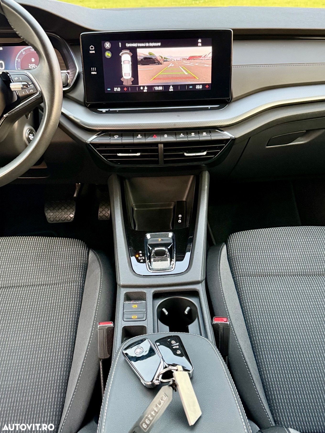 Skoda Octavia 2.0 TDI DSG Sportline - 9