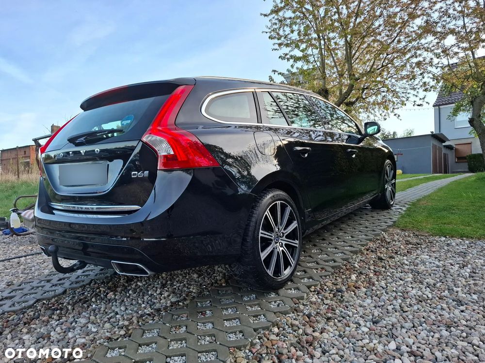 Volvo V60 D6 AWD Plug-in Hybrid Summum - 7
