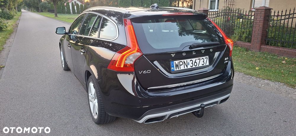 Volvo V60 D6 AWD Plug-in Hybrid Summum - 4