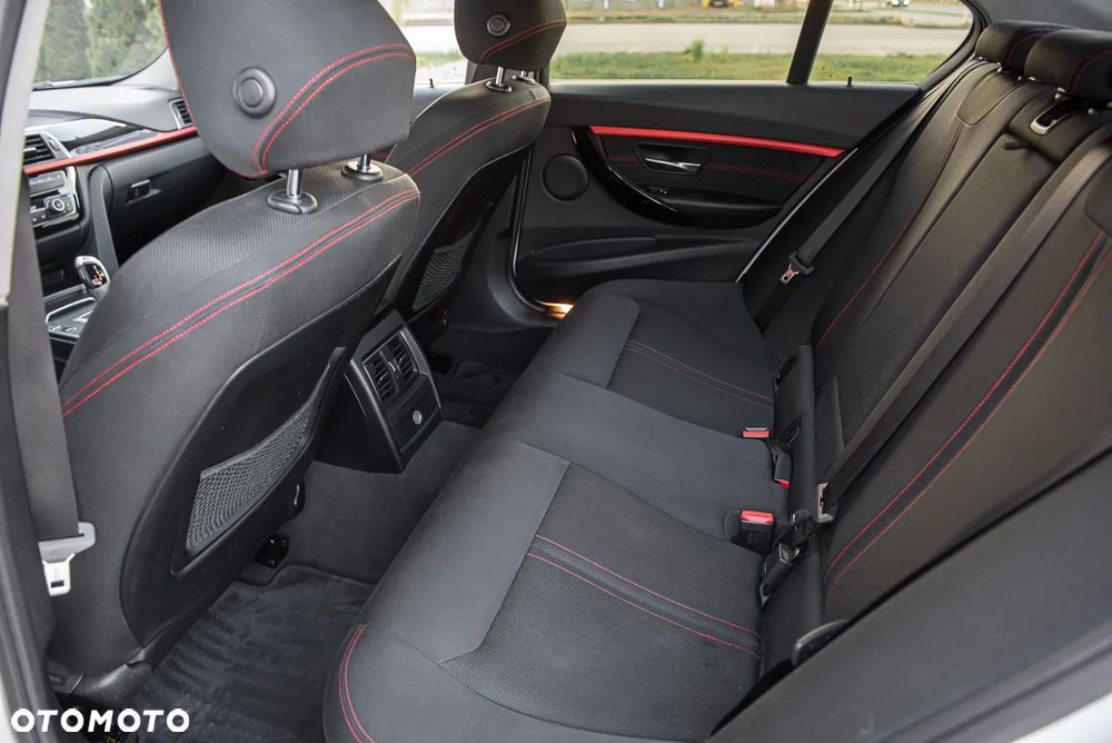 BMW Seria 3 320d xDrive Sport Line Shadow - 26
