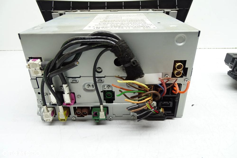 Mercedes C Klasa W204 LIFT Radio z wyświetlaczem A2049001108 A1729016500 - 4