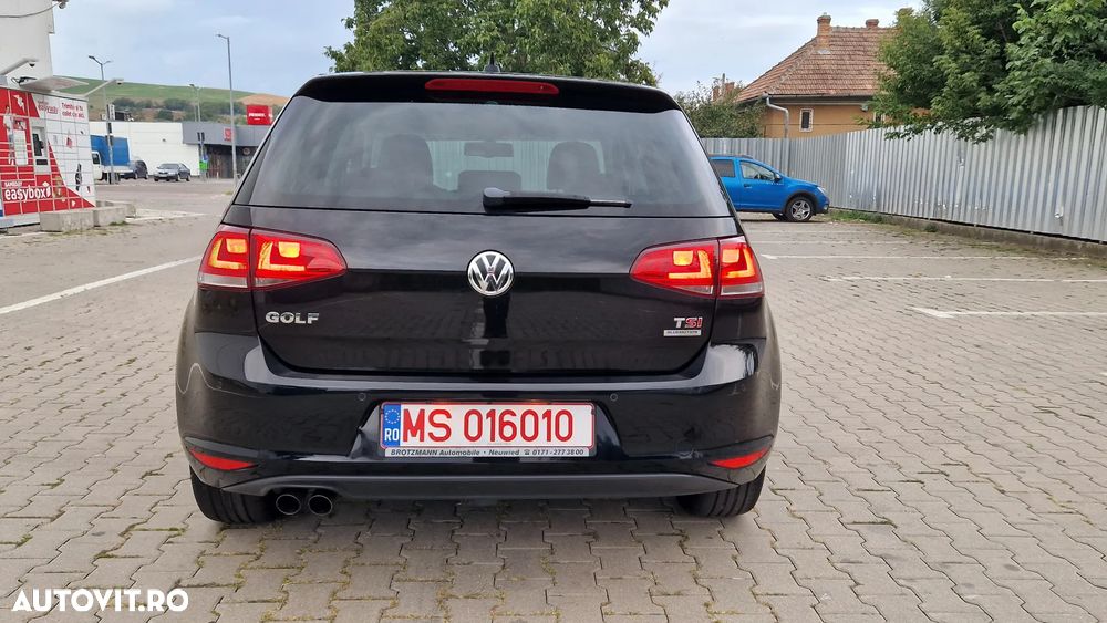 Volkswagen Golf - 10