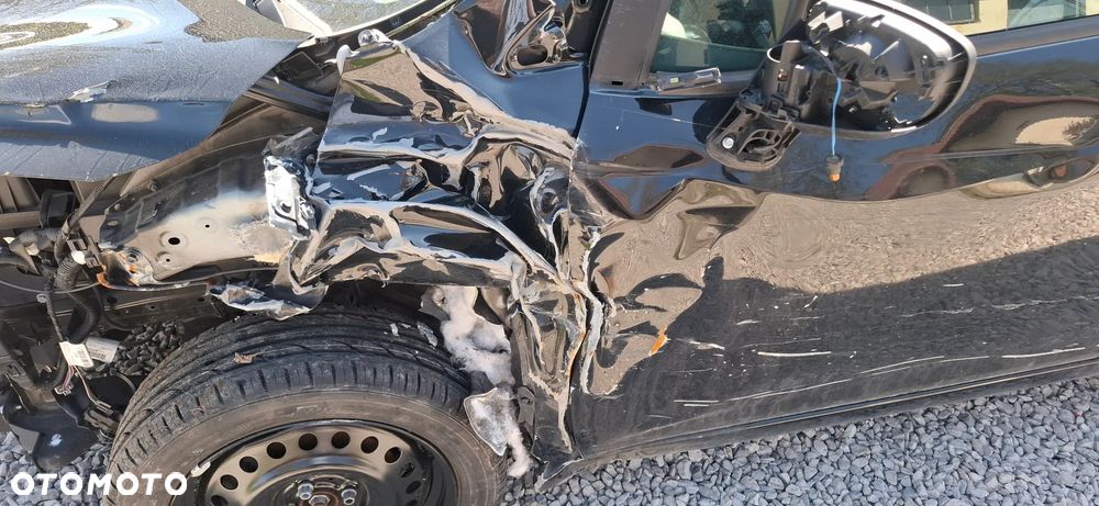 Nissan Micra 1.0 Visia Plus - 9