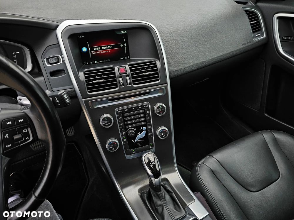 Volvo XC 60 T6 AWD Momentum - 25