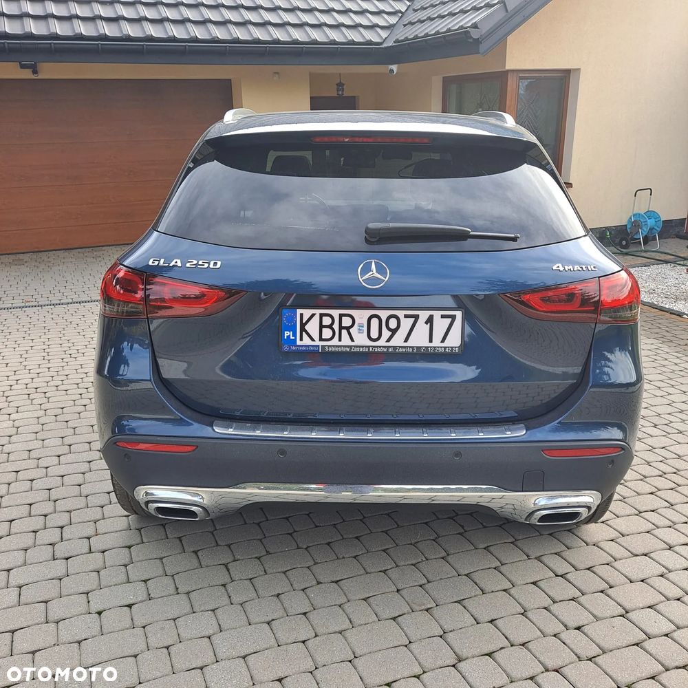 Mercedes-Benz GLA 250 4-Matic - 22
