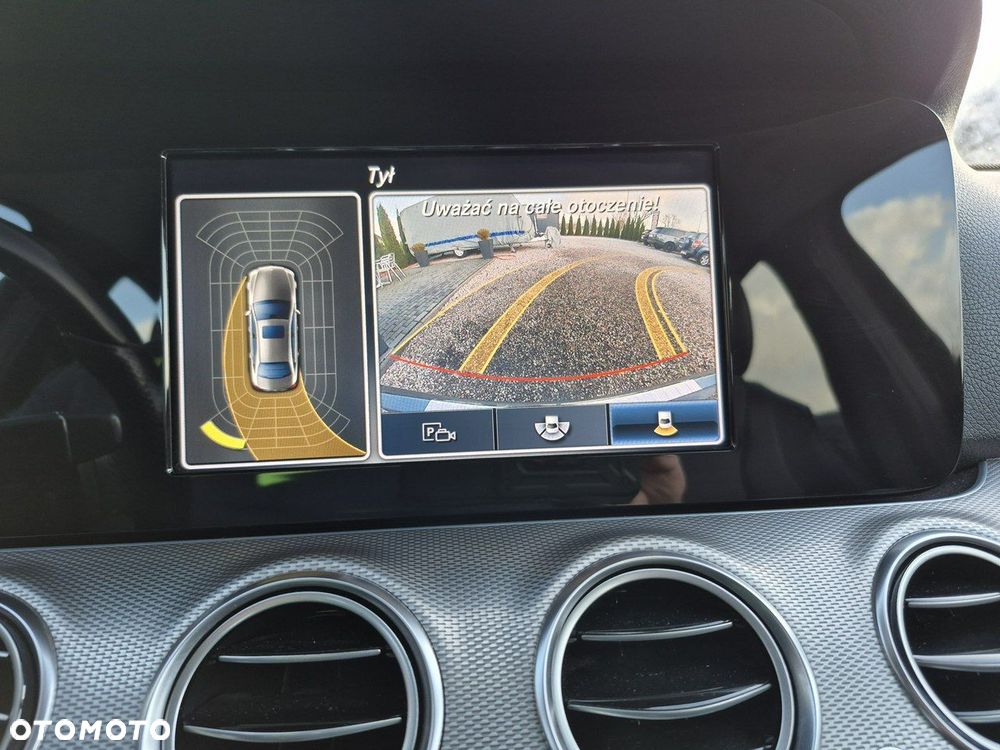 Mercedes-Benz Klasa E - 23