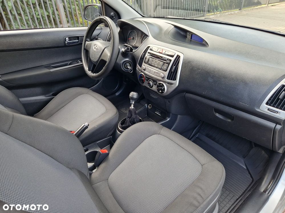Hyundai i20 - 17