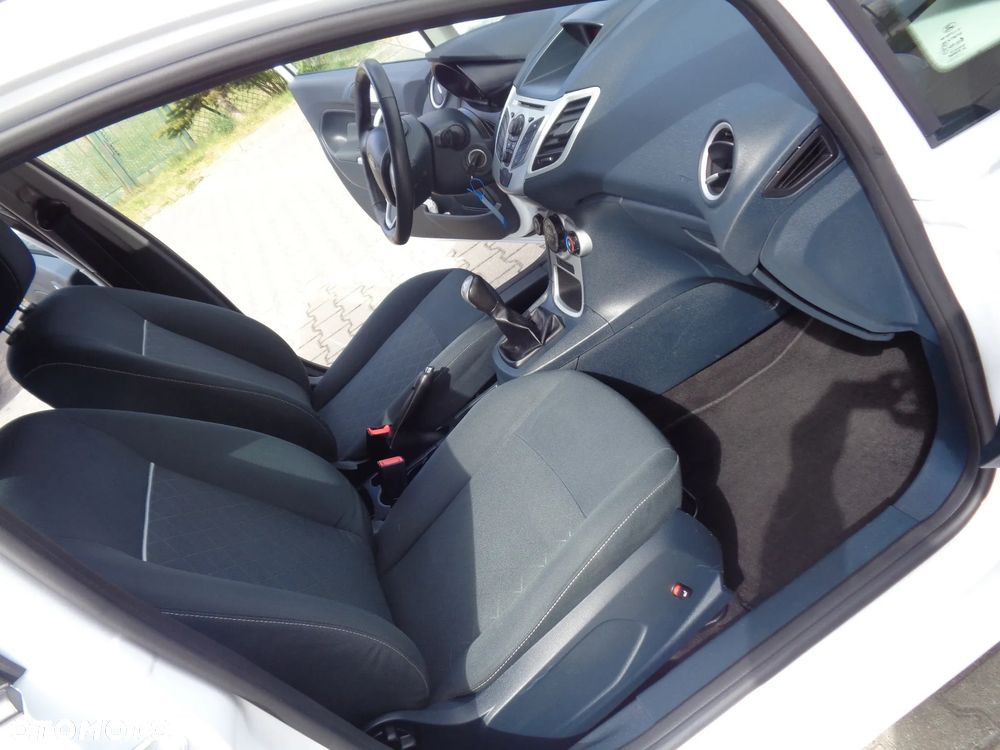 Ford Fiesta 1.25 Champions Edition - 12