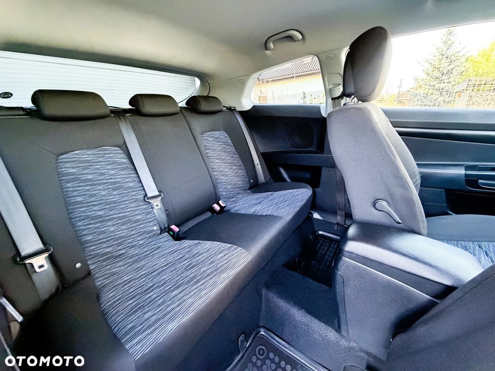 Kia Ceed - 8