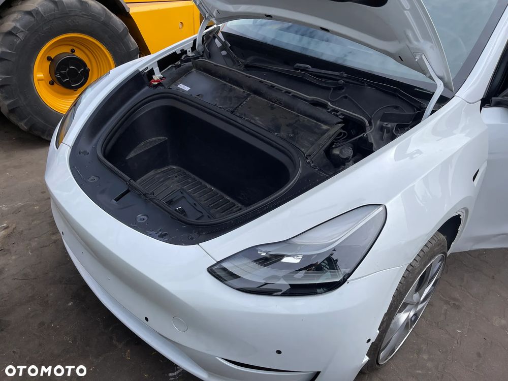 Tesla Model Y Long Range Dual Motor AWD - 39