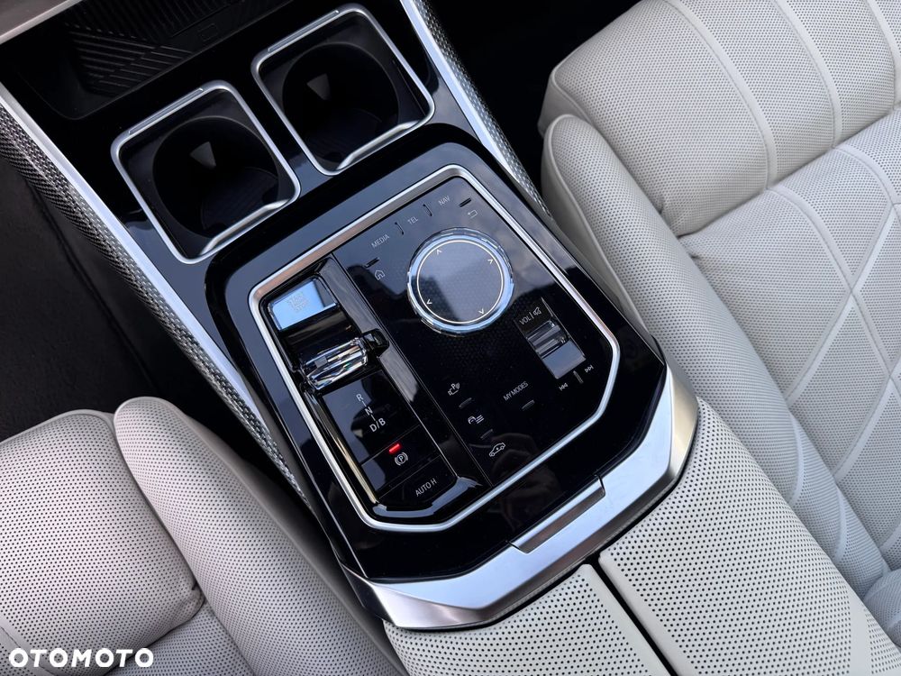 BMW i7 105.7kWh xDrive60 M Sport - 11