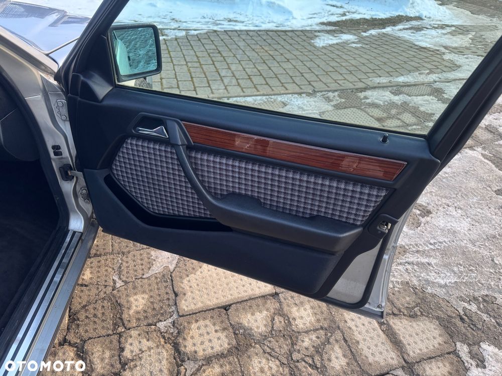 Mercedes-Benz W124 (1984-1993) - 14
