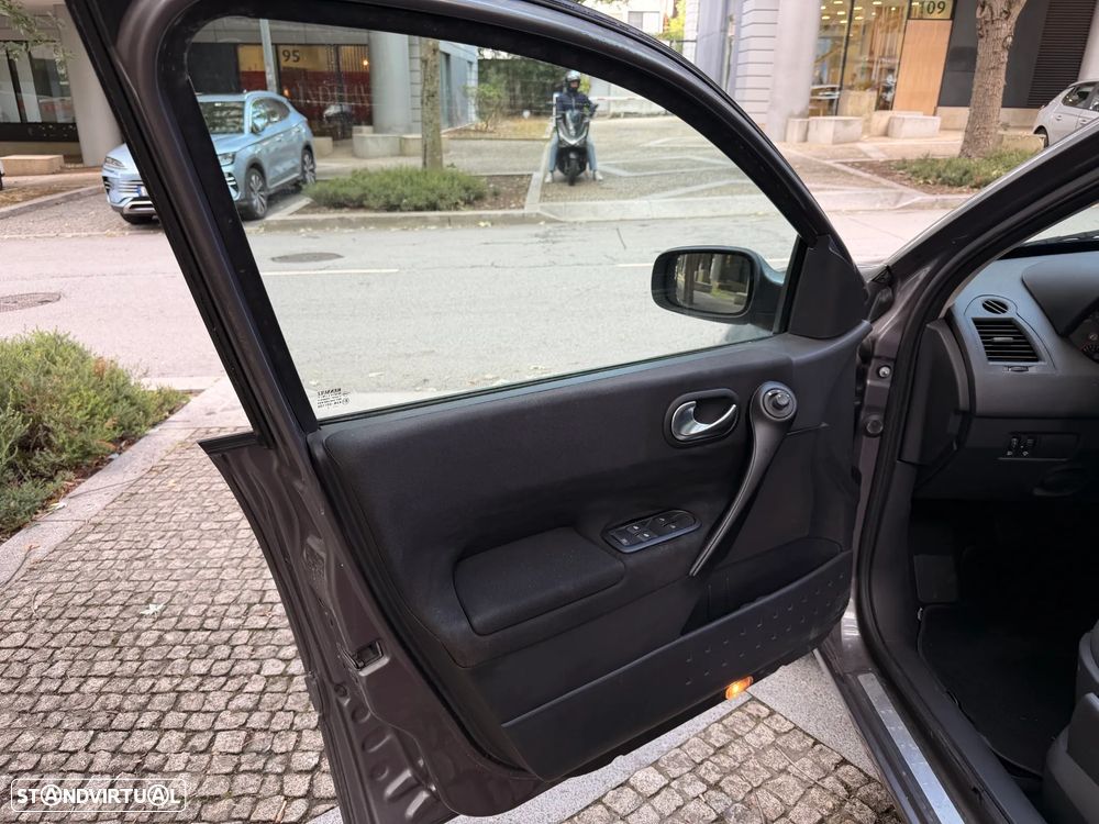Renault Mégane 1.5 dCi Confort Dynamique - 8