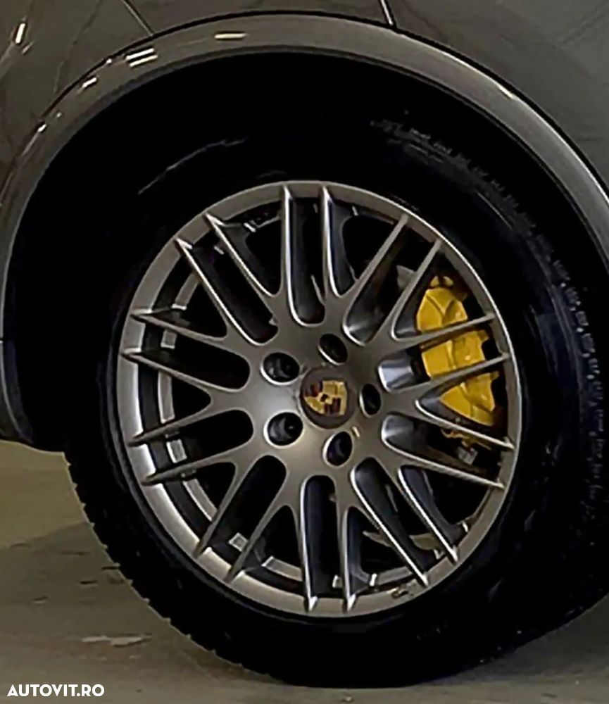 Porsche Cayenne - 16