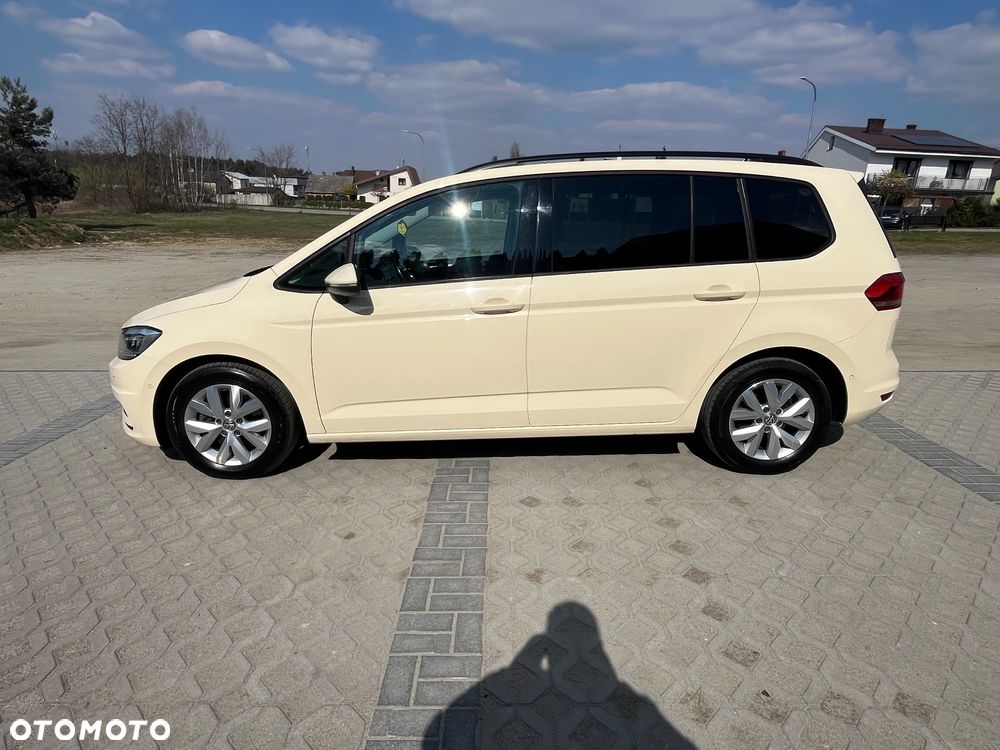 Volkswagen Touran 2.0 TDI SCR DSG Trendline - 4