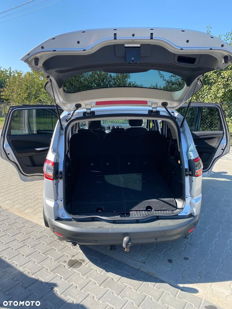 Ford S-Max - 13
