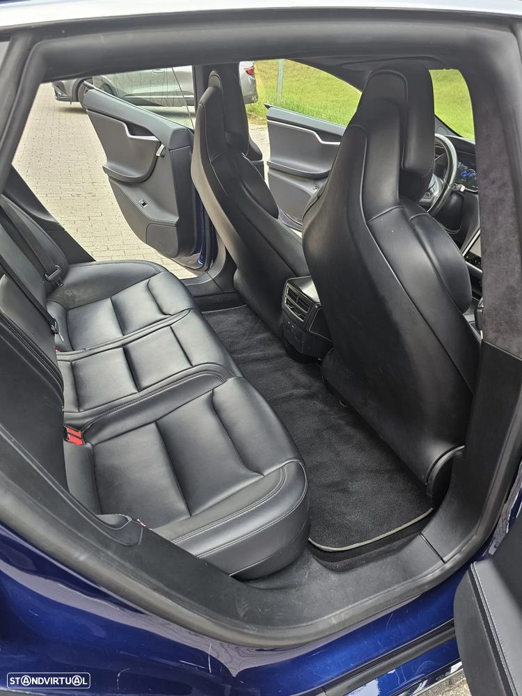Tesla Model S - 18