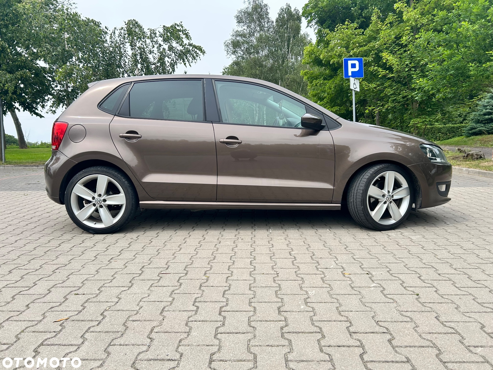 Volkswagen Polo 1.6 TDI Highline - 12