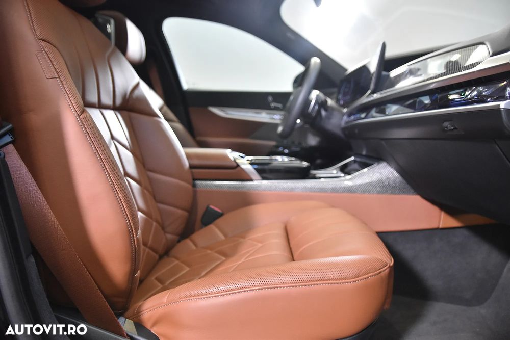 BMW Seria 7 740d xDrive MHEV - 12