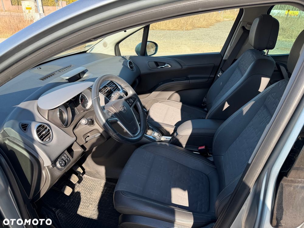 Opel Meriva 1.4 T Cosmo - 14