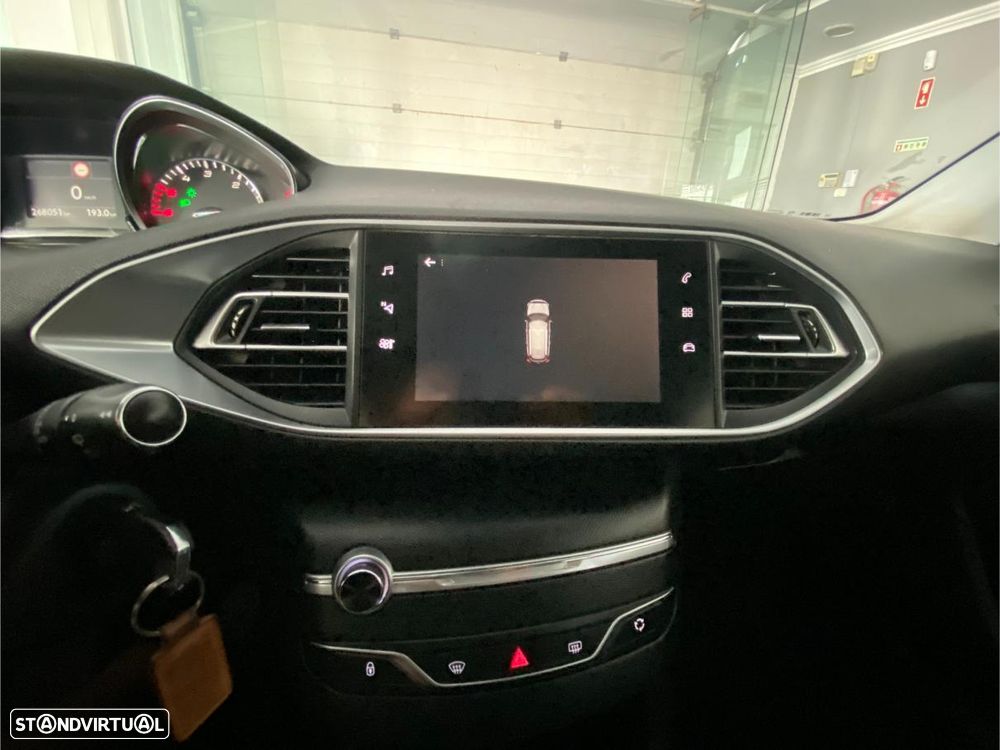 Peugeot 308 SW BlueHDi 100 Stop & Start Active - 32