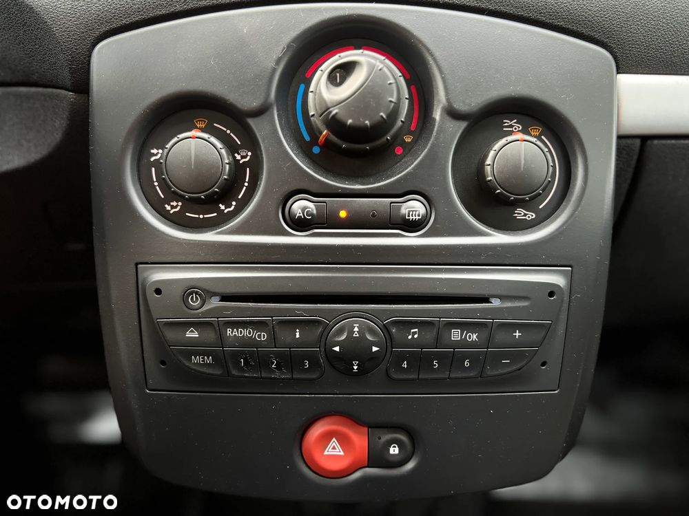 Renault Clio - 21