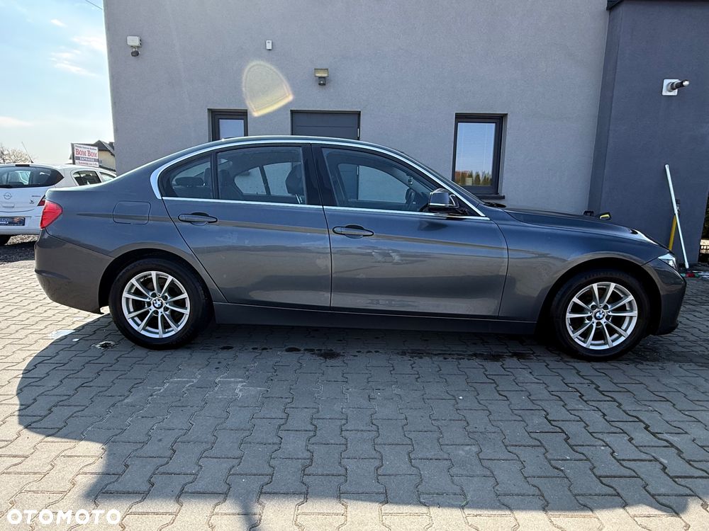 BMW Seria 3 318d Luxury Line - 7