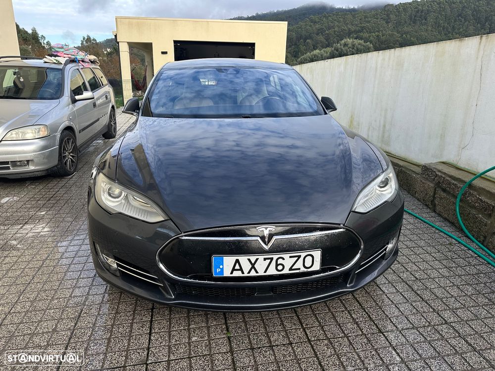 Tesla Model S Standard Range - 9