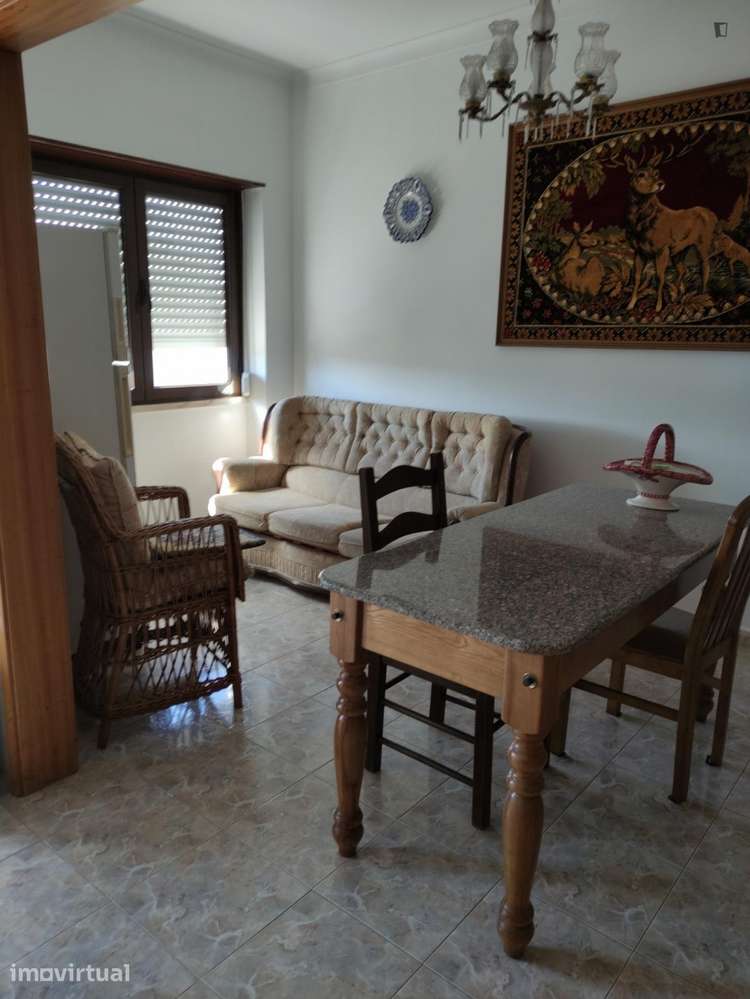 Quarto - localizado em Setubal - Grande imagem: 5/5