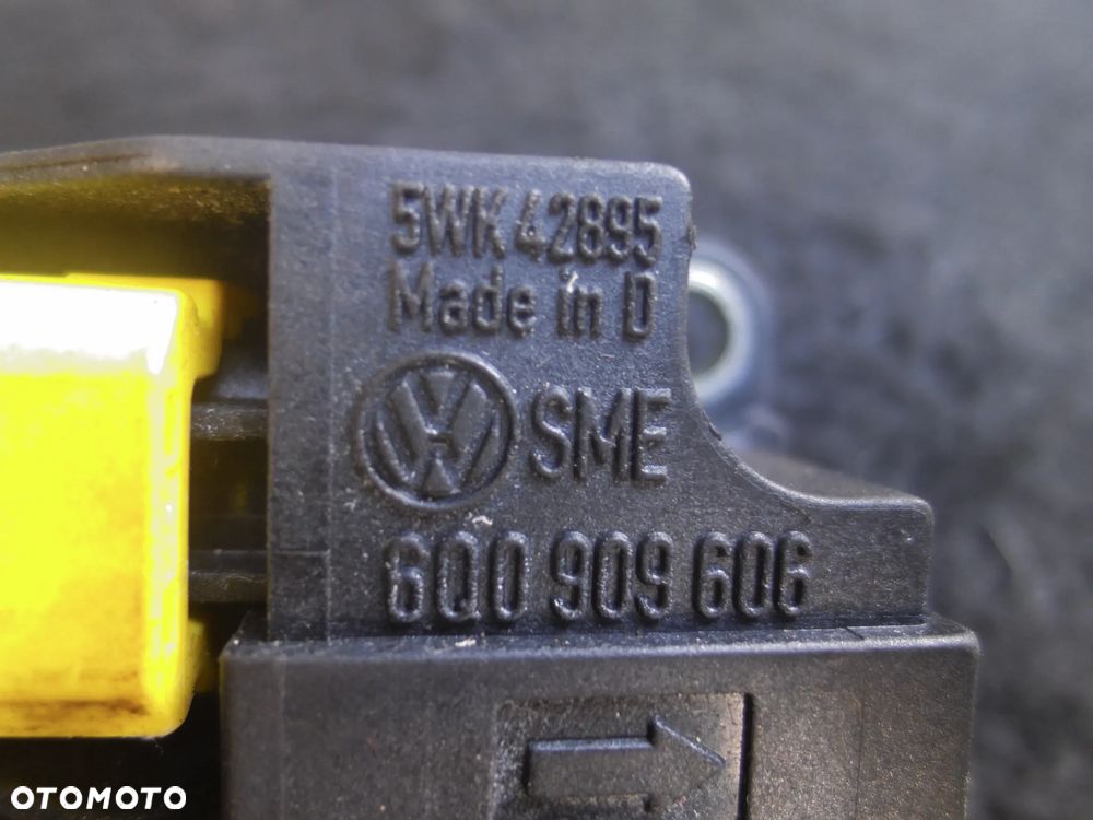 SENSOR CZUJNIK UDERZENIA 5WK42895 6Q0909606 VW SEAT AUDI SKODA WTYCZKA INSTALACJA - 5