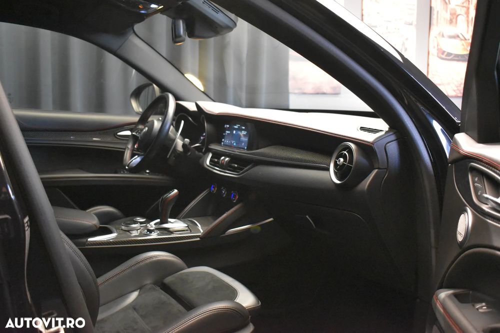 Alfa Romeo Stelvio 2.9 V6 Turbo AWD AT8 Quadrifoglio - 17