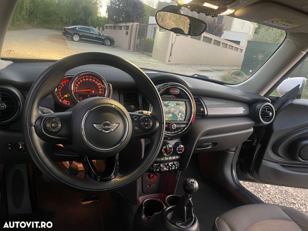 Mini Cooper Essential Trim - 22