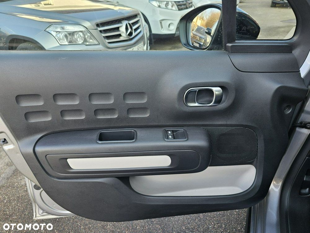 Citroën C3 1.2 PureTech Shine - 26