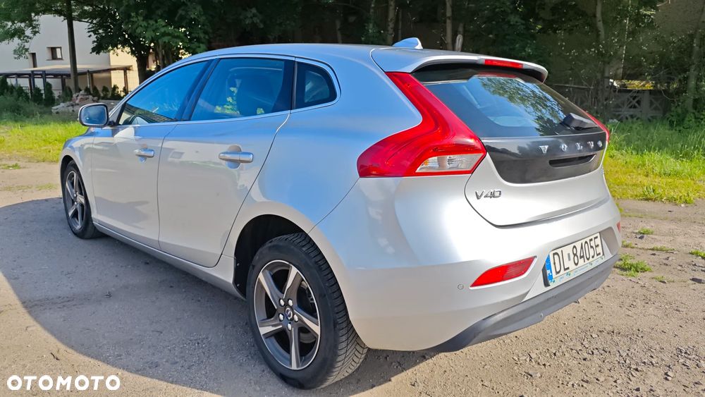 Volvo V40 D2 - 11