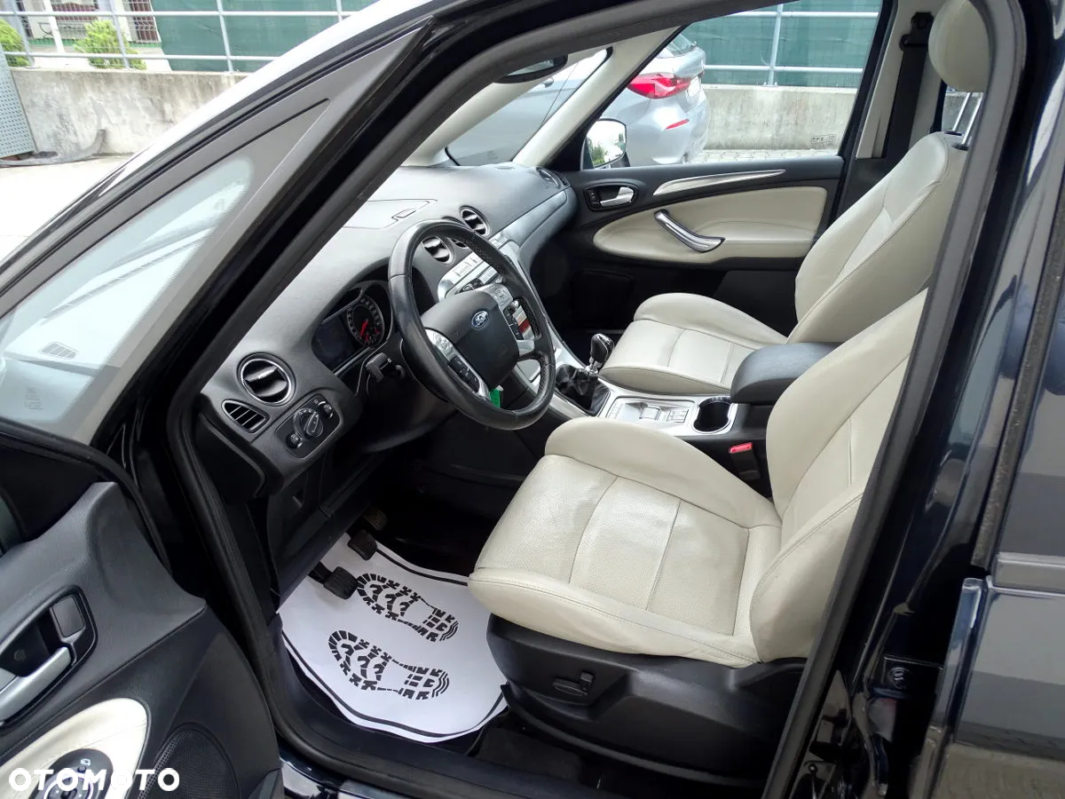 Ford S-Max 2.5 Titanium - 12
