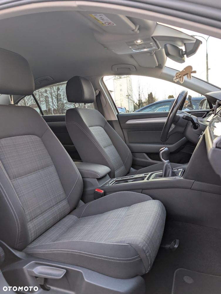 Volkswagen Passat 2.0 TDI EVO Business - 14
