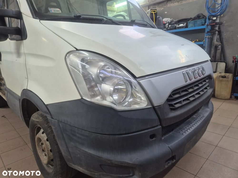 LISTWA PRAWA POD LAMPĘ IVECO DAILY III IV LIFT  11-14r. - 4